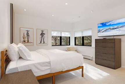 Mountain-View Lodge near Vail Village - Vail, Colorado