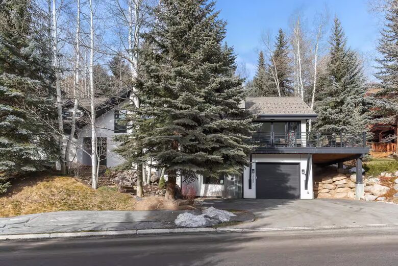 Mountain-View Lodge near Vail Village - Vail, Colorado