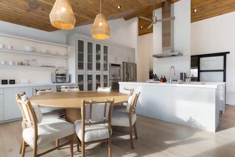 Mountain-View Lodge near Vail Village - Vail, Colorado