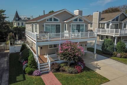 A Relaxed Coastal Home with Pool Near Avalon Beach - Avalon, New Jersey