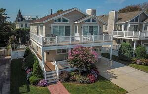 A Relaxed Coastal Home with Pool Near Avalon Beach - Avalon, New Jersey