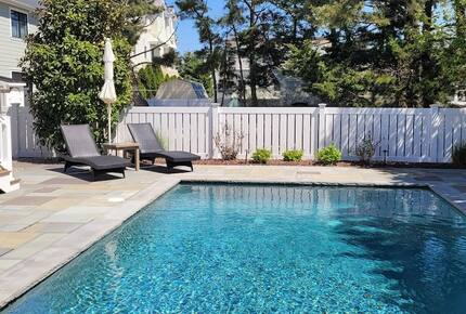 A Relaxed Coastal Home with Pool Near Avalon Beach - Avalon, New Jersey