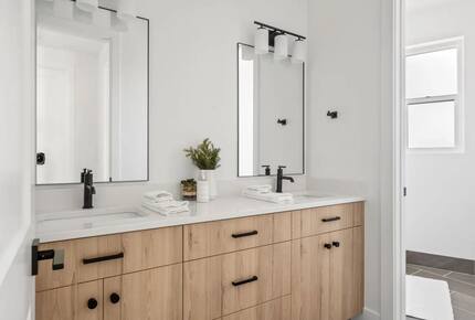 Bright Desert Color Escape Steps from the Lagoon - St. George, Utah