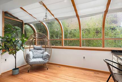 Riverfront Chalet Retreat near Harpers Ferry - Harpers Ferry, West Virginia