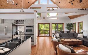 Riverfront Chalet Retreat near Harpers Ferry - Harpers Ferry, West Virginia