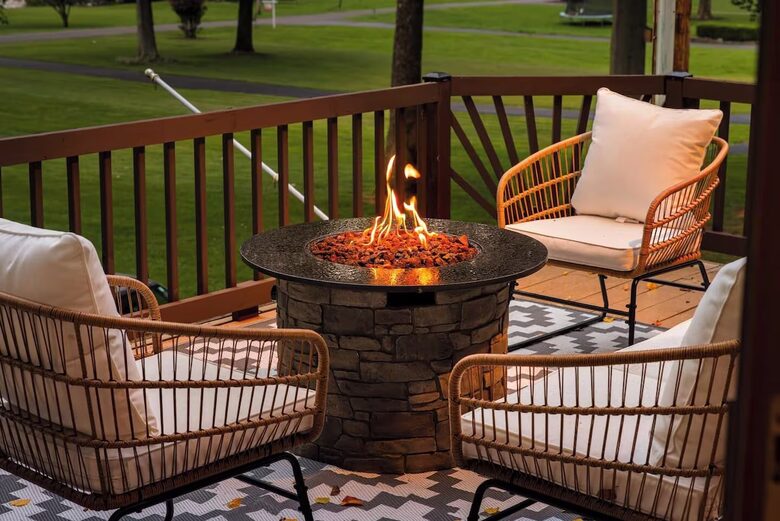 Riverfront Chalet Retreat near Harpers Ferry - Harpers Ferry, West Virginia