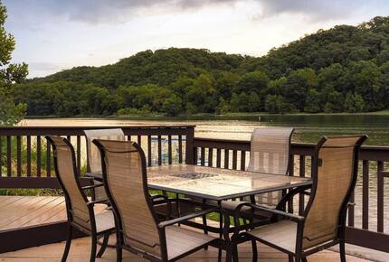 Riverfront Chalet Retreat near Harpers Ferry - Harpers Ferry, West Virginia