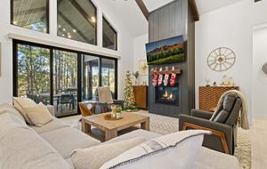 Soaring Ceilings w/modern finished