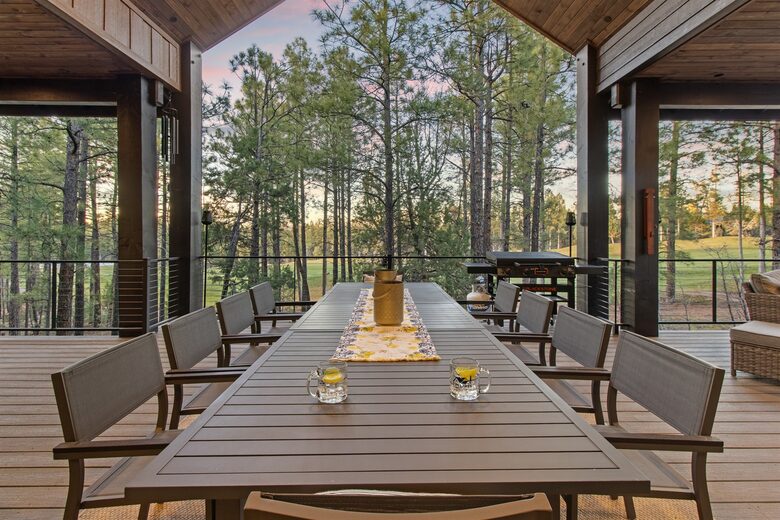 Extra large patio with golf course views and endless nature watching