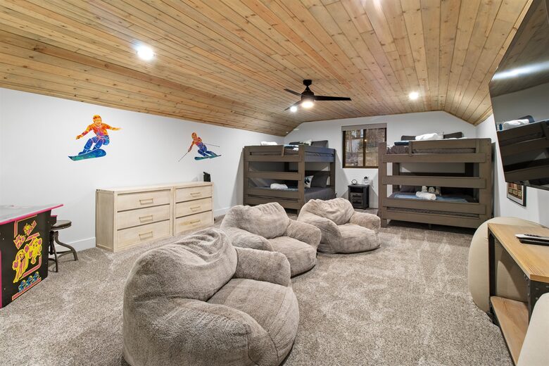 Bunk room is perfect for kids or couples!