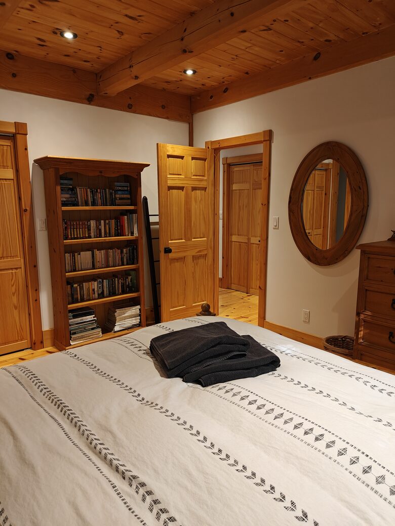 Timber-Frame Waterfront Retreat on Fathom Five National Marine Park - Tobermory, Canada