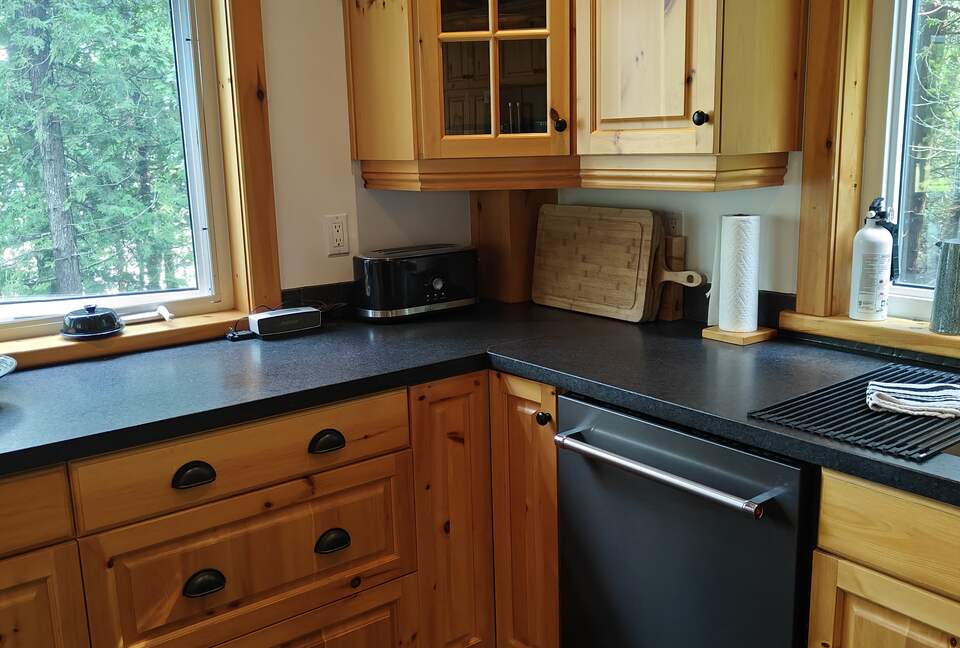 Timber-Frame Waterfront Retreat on Fathom Five National Marine Park - Tobermory, Canada