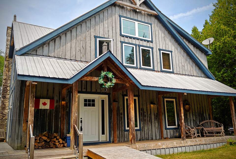 Timber-Frame Waterfront Retreat on Fathom Five National Marine Park - Tobermory, Canada