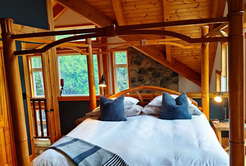 Timber-Frame Waterfront Retreat on Fathom Five National Marine Park - Tobermory, Canada