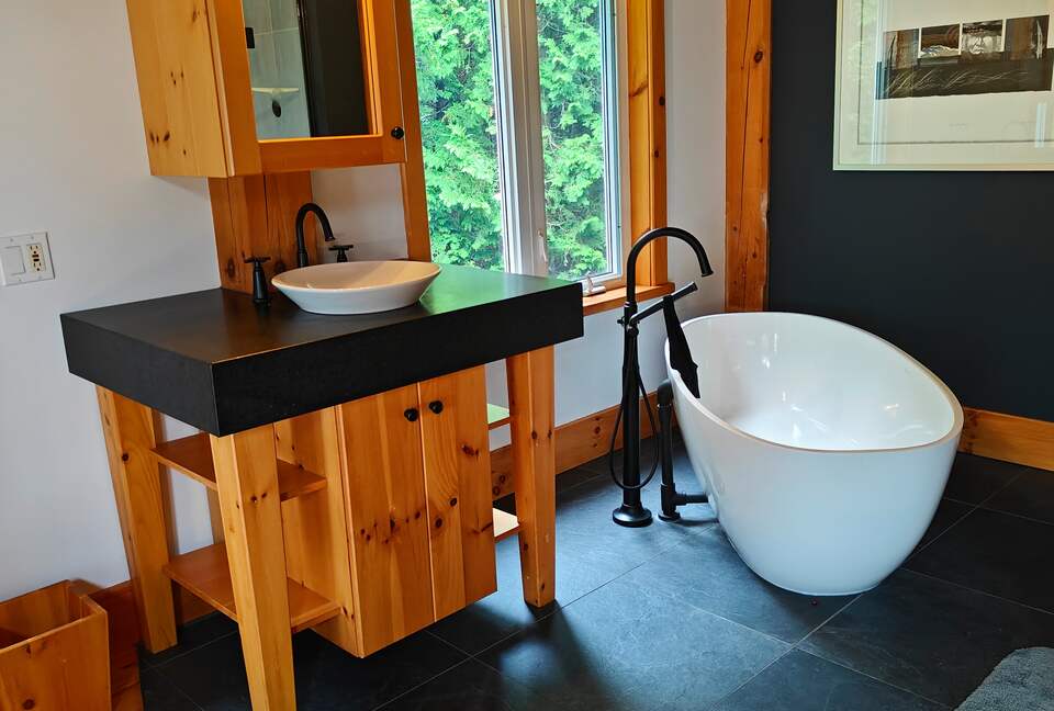 Timber-Frame Waterfront Retreat on Fathom Five National Marine Park - Tobermory, Canada