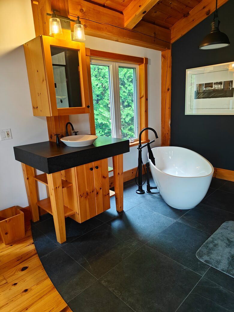 Timber-Frame Waterfront Retreat on Fathom Five National Marine Park - Tobermory, Canada