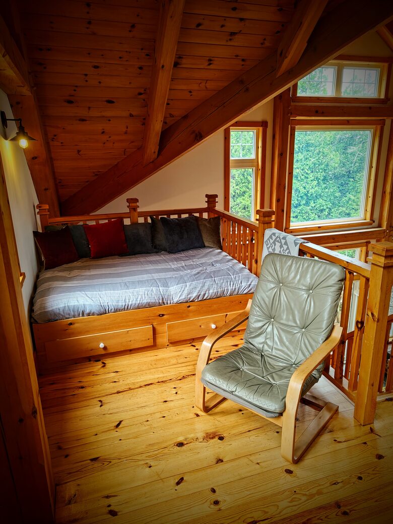 Timber-Frame Waterfront Retreat on Fathom Five National Marine Park - Tobermory, Canada