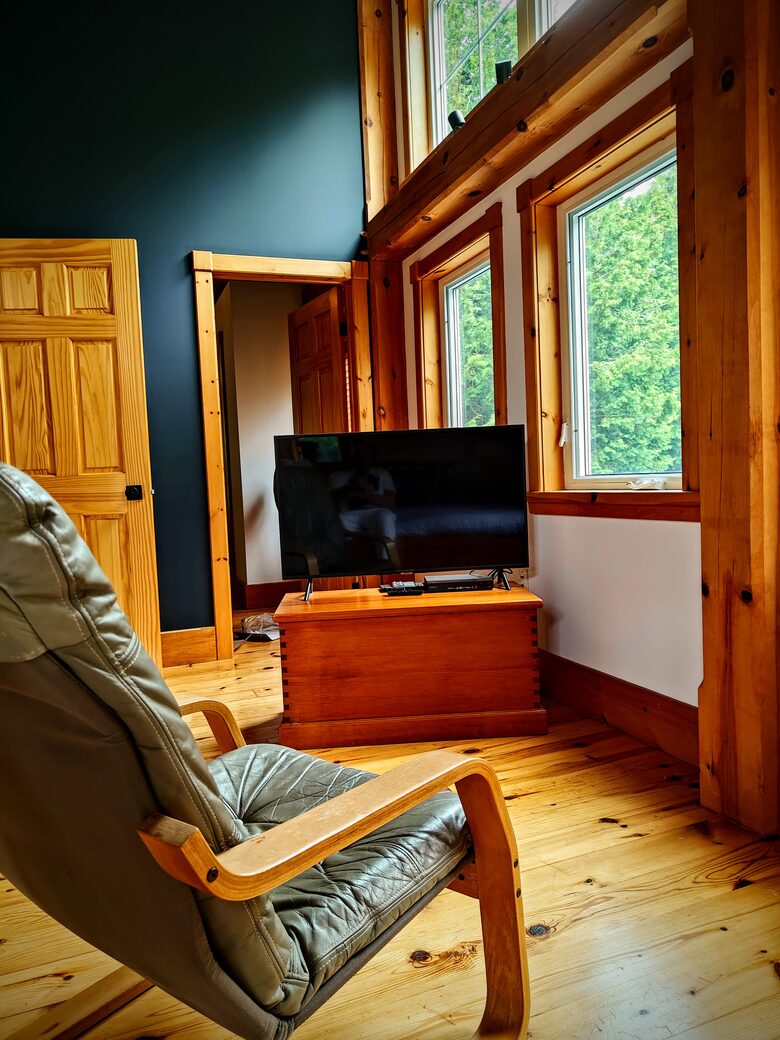 Timber-Frame Waterfront Retreat on Fathom Five National Marine Park - Tobermory, Canada
