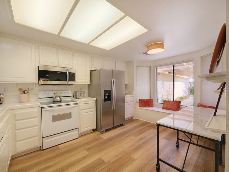 Cheery Palm Desert Retreat Near Golf, Tennis & Coachella - Palm Desert, California