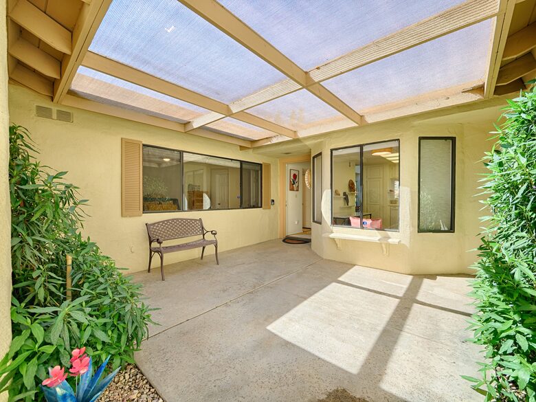 Cheery Palm Desert Retreat Near Golf, Tennis & Coachella - Palm Desert, California