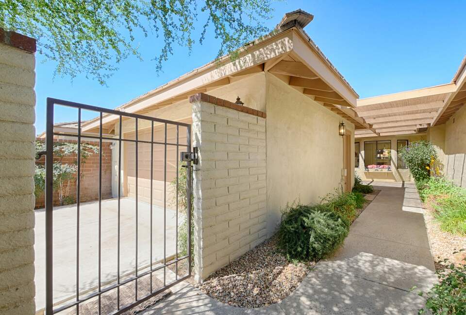 Cheery Palm Desert Retreat Near Golf, Tennis & Coachella - Palm Desert, California