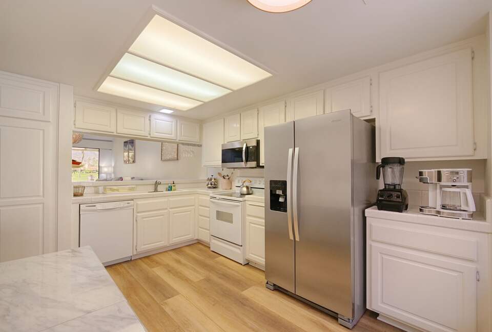 Cheery Palm Desert Retreat Near Golf, Tennis & Coachella - Palm Desert, California