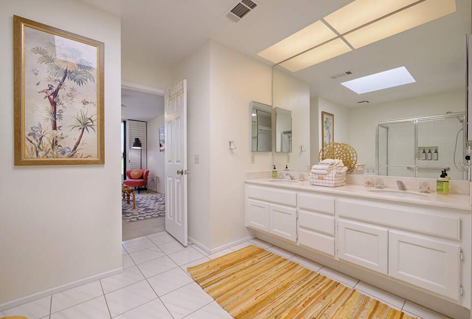 Cheery Palm Desert Retreat Near Golf, Tennis & Coachella - Palm Desert, California