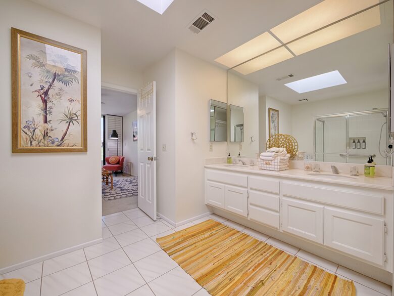 Cheery Palm Desert Retreat Near Golf, Tennis & Coachella - Palm Desert, California