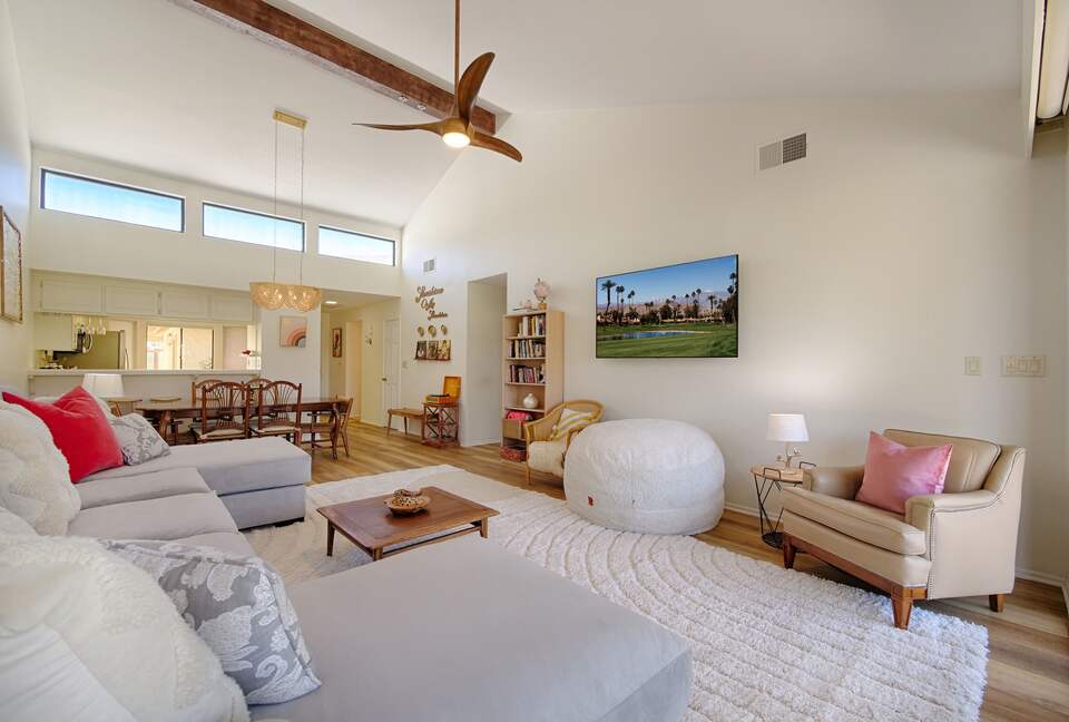 Cheery Palm Desert Retreat Near Golf, Tennis & Coachella - Palm Desert, California