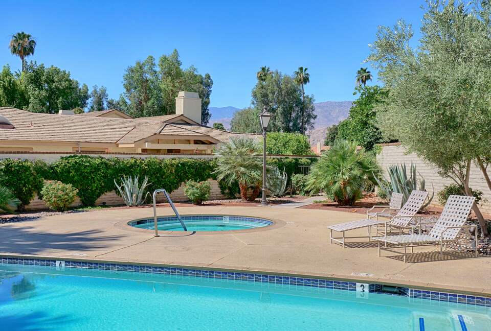 Cheery Palm Desert Retreat Near Golf, Tennis & Coachella - Palm Desert, California