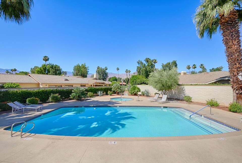 Cheery Palm Desert Retreat Near Golf, Tennis & Coachella - Palm Desert, California