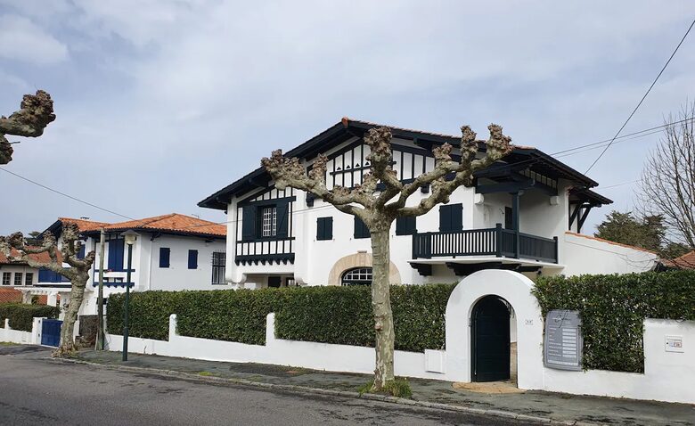 Sophisticated Family Living in Saint-Jean-de-Luz - Saint-Jean-de-Luz, France