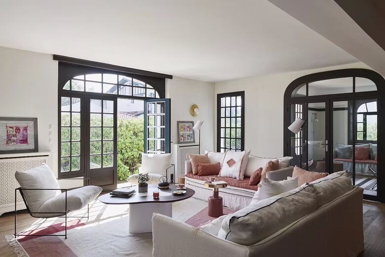 Sophisticated Family Living in Saint-Jean-de-Luz - Saint-Jean-de-Luz, France