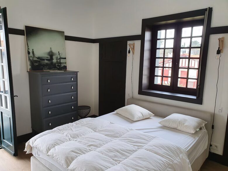 Sophisticated Family Living in Saint-Jean-de-Luz - Saint-Jean-de-Luz, France