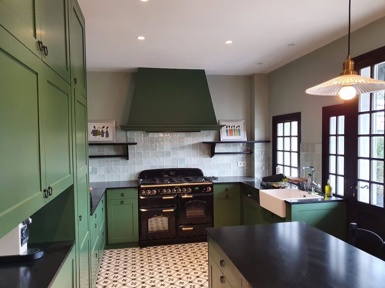 Sophisticated Family Living in Saint-Jean-de-Luz - Saint-Jean-de-Luz, France