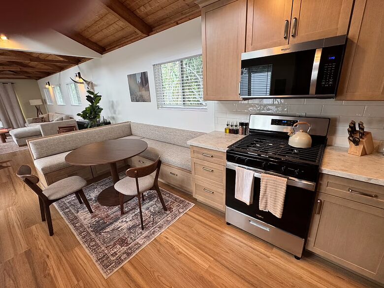 Secluded Del Mar Country Cottage - Del Mar, California