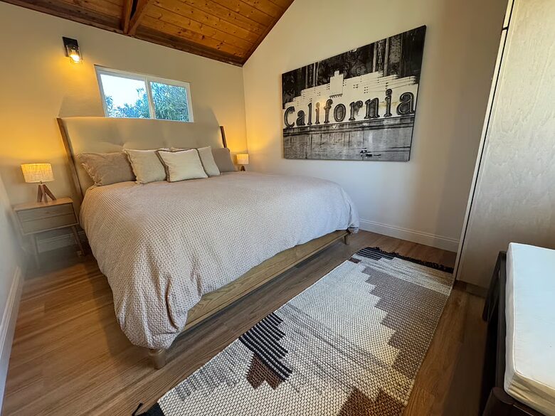 Secluded Del Mar Country Cottage - Del Mar, California