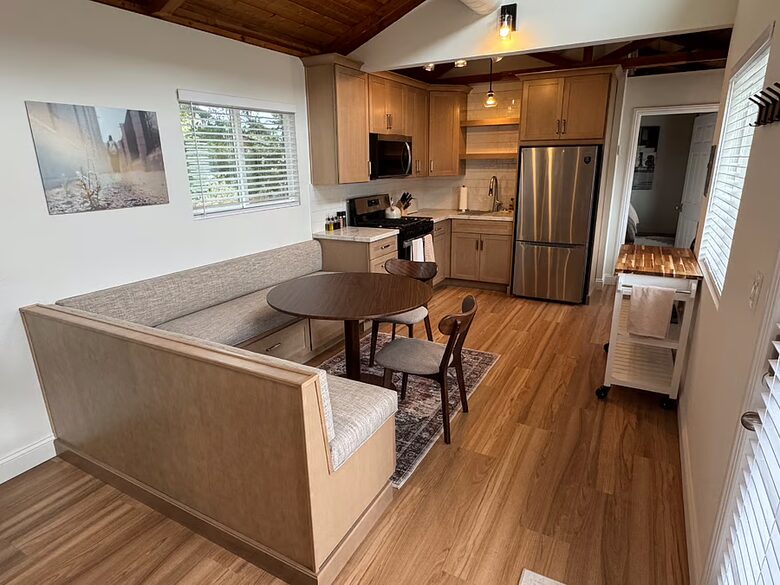 Secluded Del Mar Country Cottage - Del Mar, California