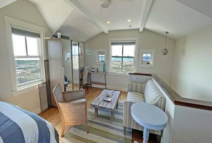 Front-Row Coastal Escape on Cormorant Cove - Block Island, Rhode Island