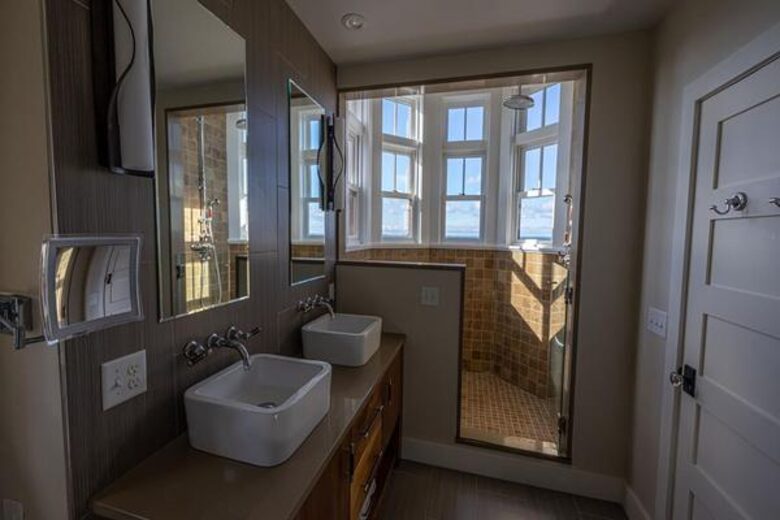 Front-Row Coastal Escape on Cormorant Cove - Block Island, Rhode Island