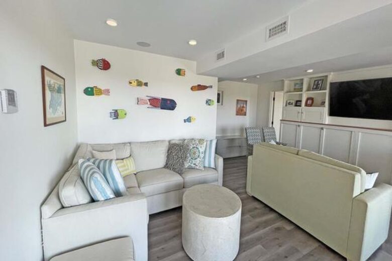 Front-Row Coastal Escape on Cormorant Cove - Block Island, Rhode Island