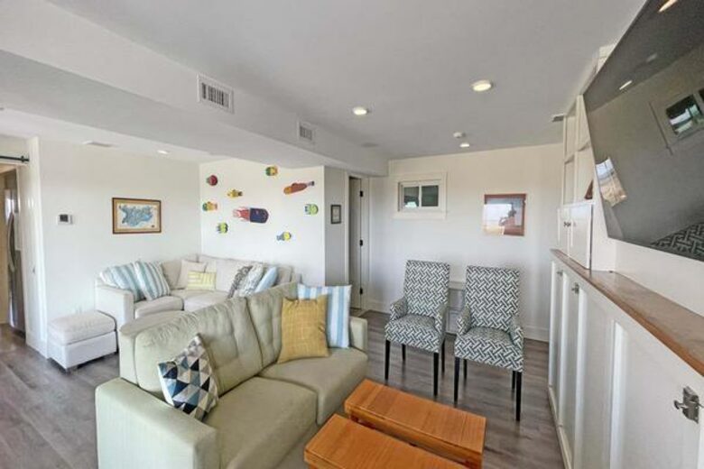 Front-Row Coastal Escape on Cormorant Cove - Block Island, Rhode Island