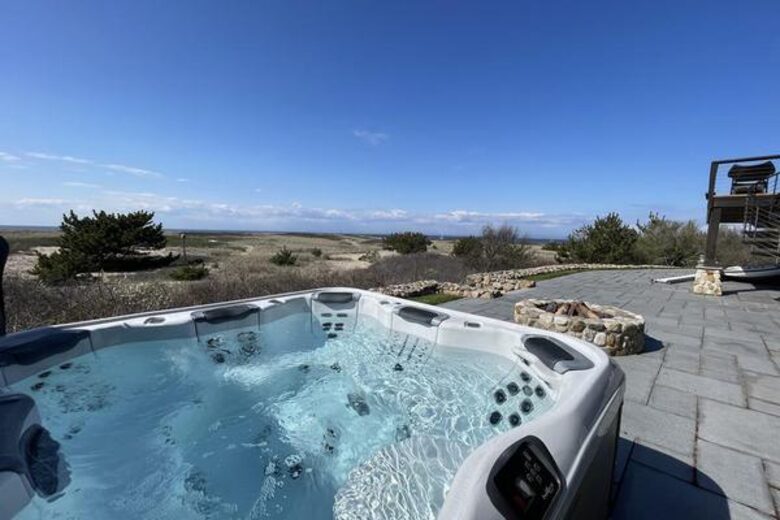 Front-Row Coastal Escape on Cormorant Cove - Block Island, Rhode Island