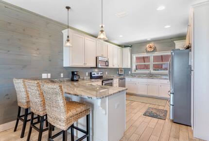 Back Bay Serenity Steps from the Gulf - Gulf Shores, Alabama