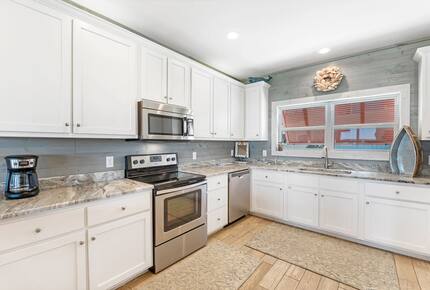 Back Bay Serenity Steps from the Gulf - Gulf Shores, Alabama