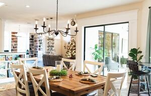 A Quiet Florida Retreat Framed by Trees and Water - Titusville, Florida