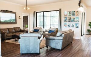 A Quiet Florida Retreat Framed by Trees and Water - Titusville, Florida