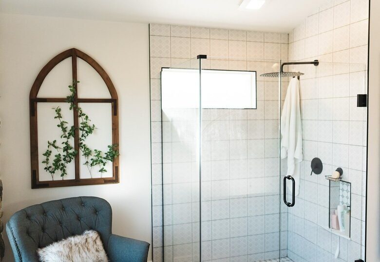 A Quiet Florida Retreat Framed by Trees and Water - Titusville, Florida