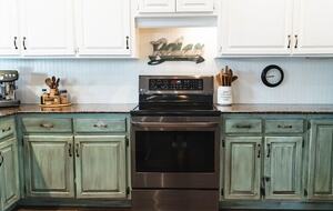 A Quiet Florida Retreat Framed by Trees and Water - Titusville, Florida