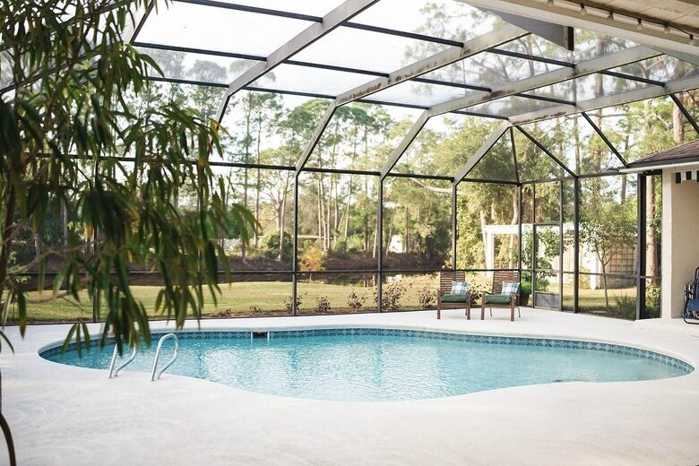 A Quiet Florida Retreat Framed by Trees and Water - Titusville, Florida